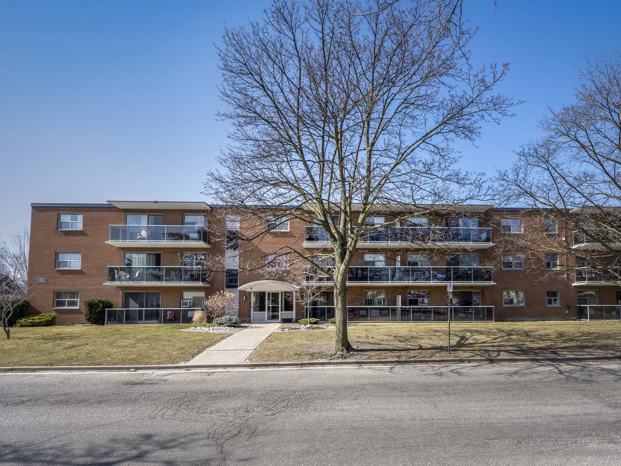 Dorchester Apartments - Photo 4 of 27