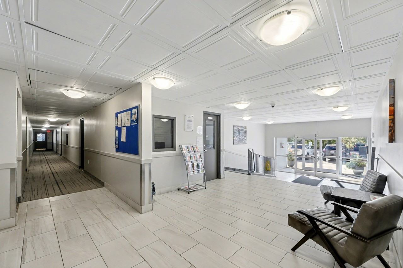 River Ridge Tower Apartments - Photo 6 of 27