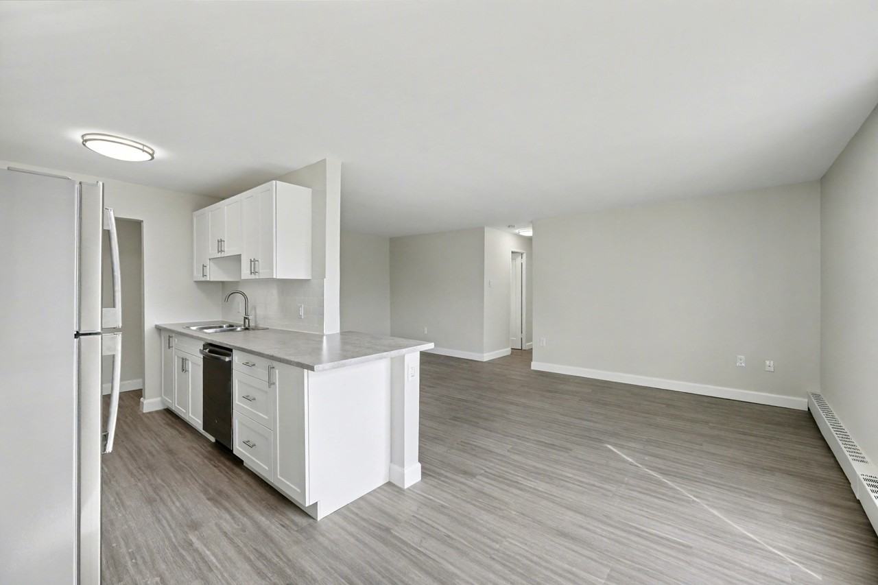 River Ridge Tower Apartments - Photo 7 of 27