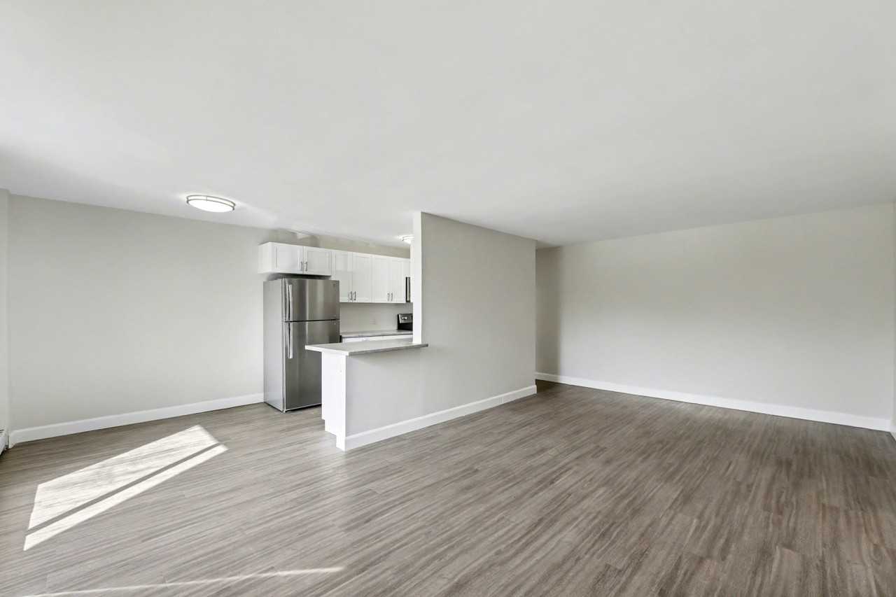 River Ridge Tower Apartments - Photo 7 of 26
