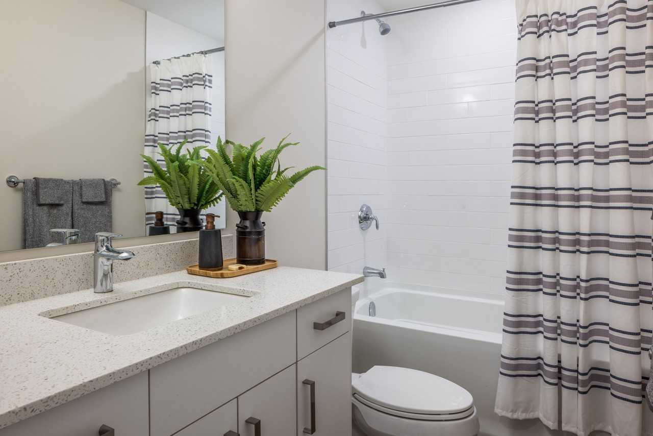 River’s Edge Apartments - Photo 7 of 27