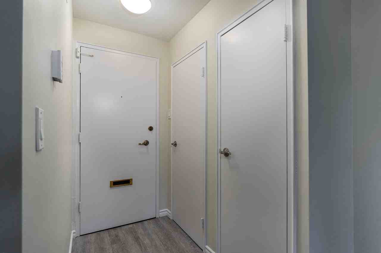 Embassy Tower Apartments - Photo 5 of 16