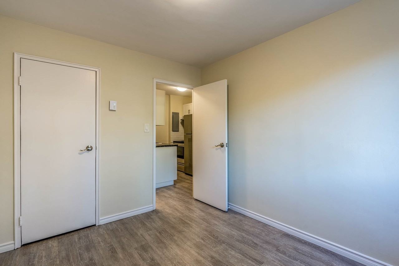 Embassy Tower Apartments - Photo 7 of 15