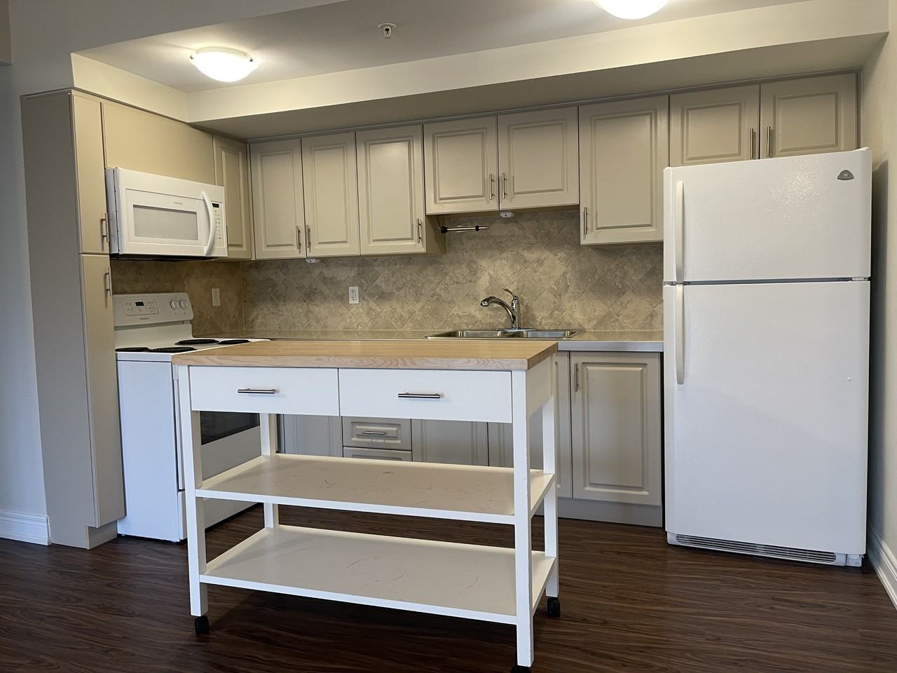 75 Emma Street - Photo 3 of 29