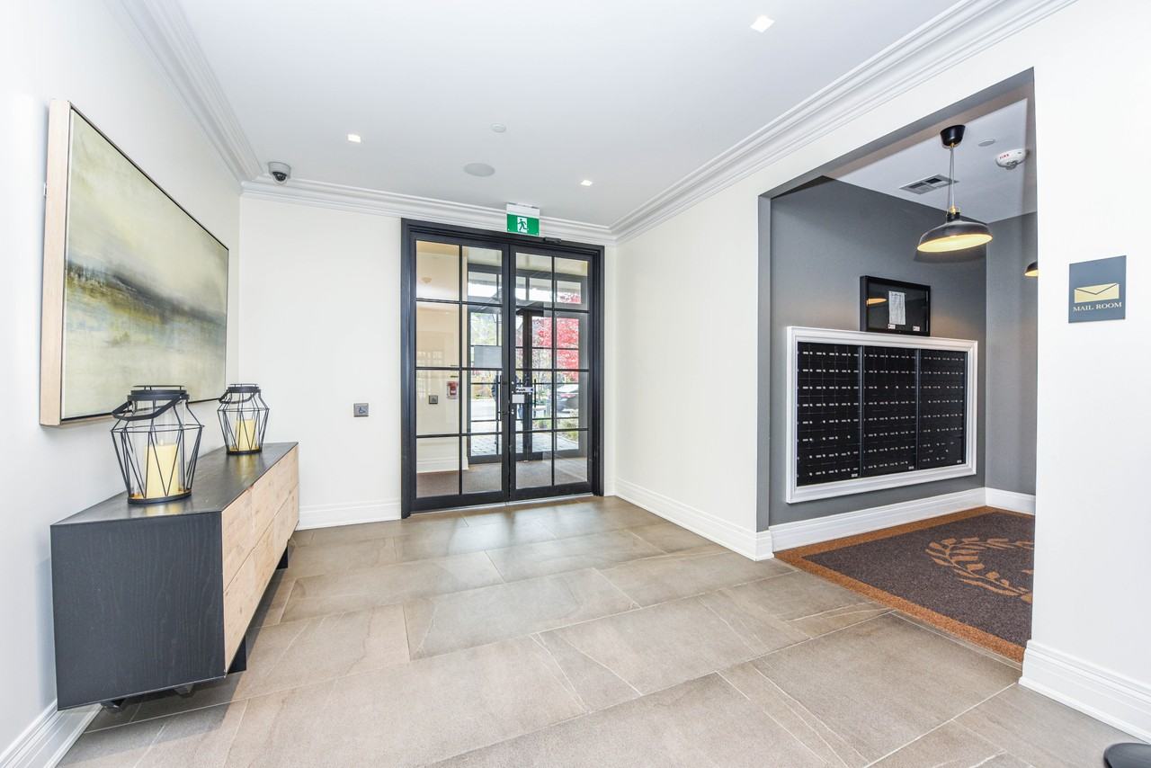 Kingsway Village Square on Prince Edward - Photo 6 of 50