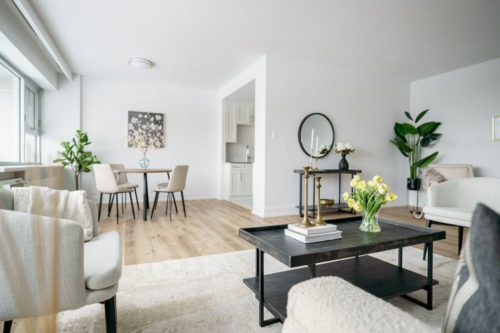 Le 4300 - Photo 2 of 24