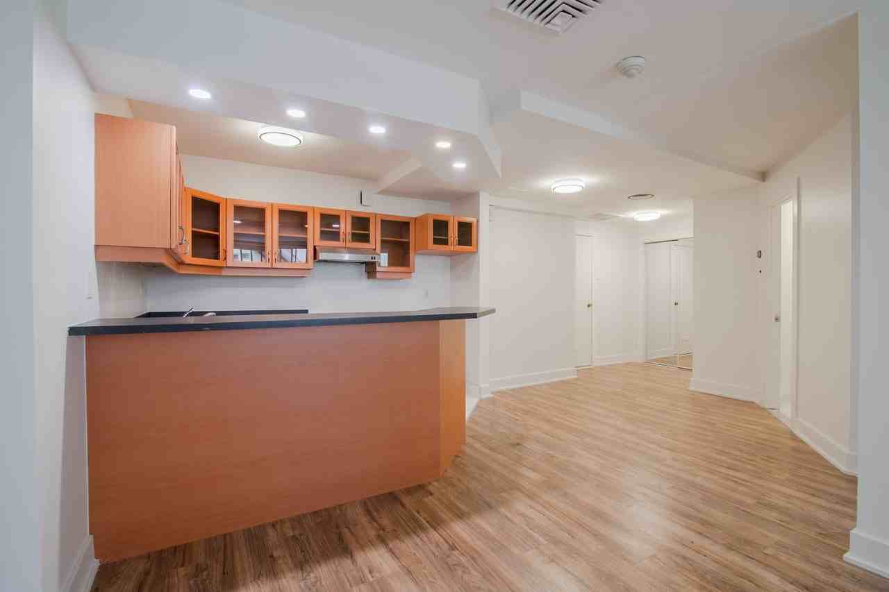 Regency - Photo 3 of 50