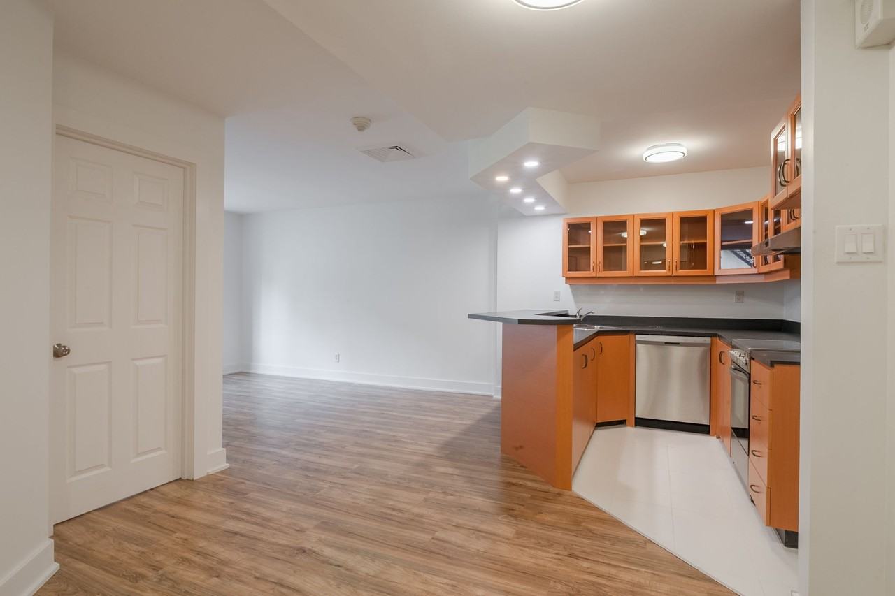 Regency - Photo 4 of 50