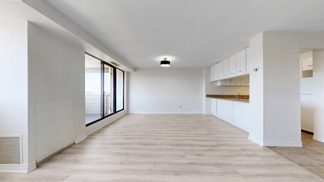 1460 Ghent Avenue - Photo 5 of 15