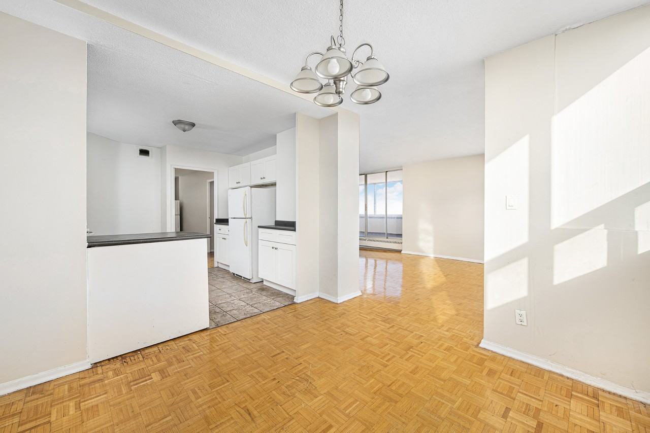 701 Don Mills Road - The Citadel - Photo 4 of 13