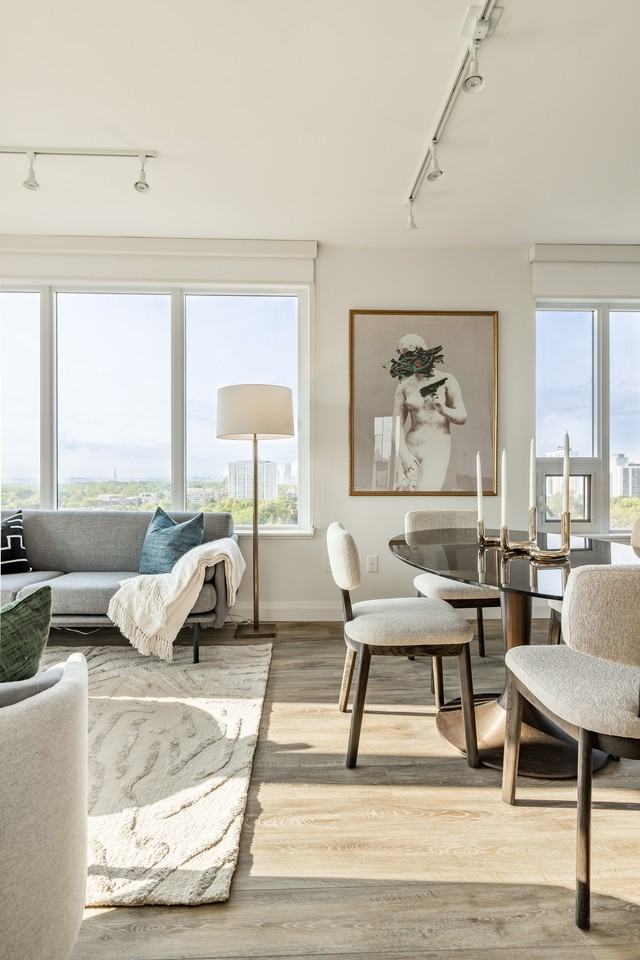 The Whitney On Redpath - Photo 4 of 38