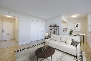 featured image of 160 Erskine Ave