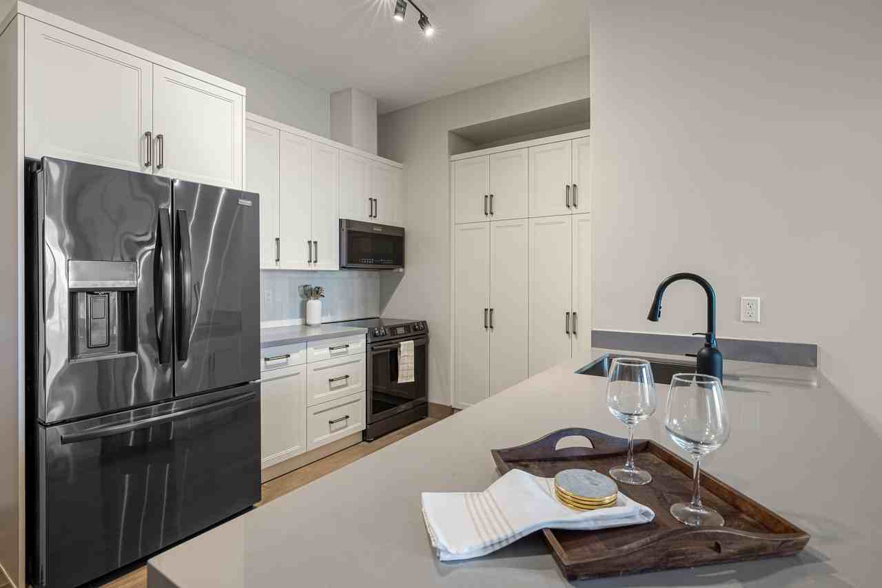 2274 Princess Street - Photo 4 of 45