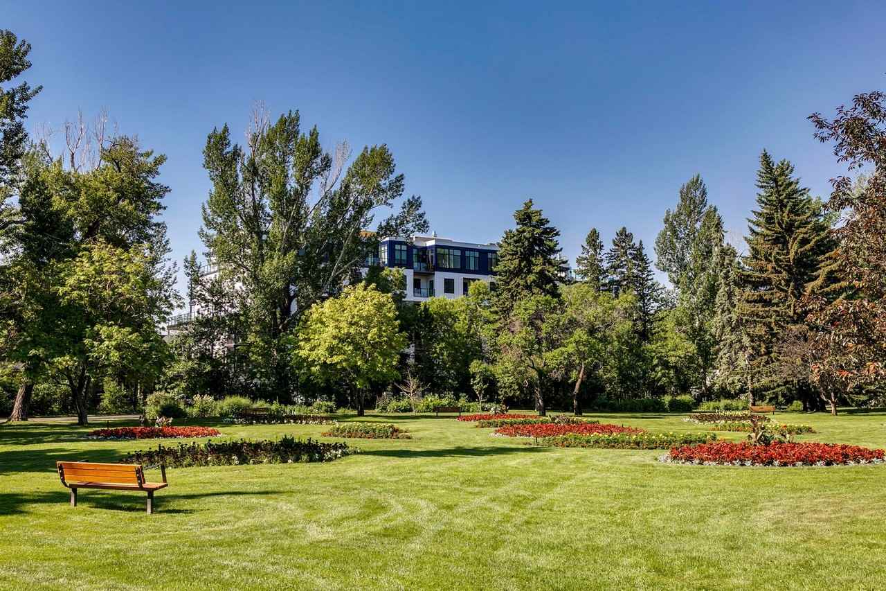 Vic on Fifth - Photo 7 of 32