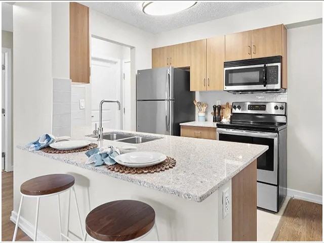 Tennyson Apartments - Photo 4 of 16