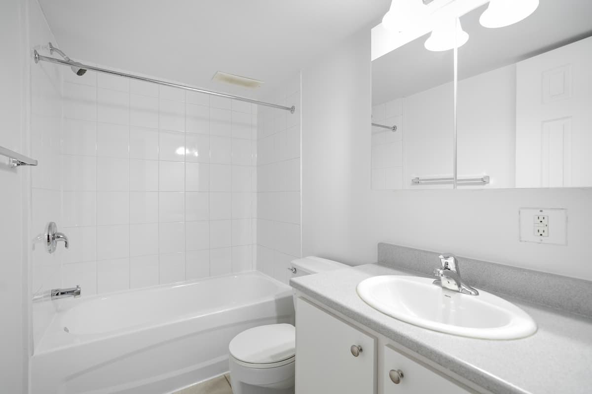 Bois-de-Boulogne Apartments - Photo 5 of 10