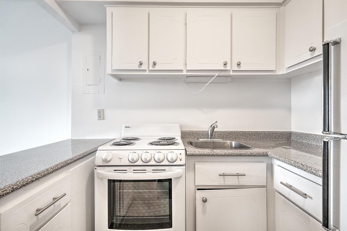 The Lorne Apartments - Photo 7 of 11