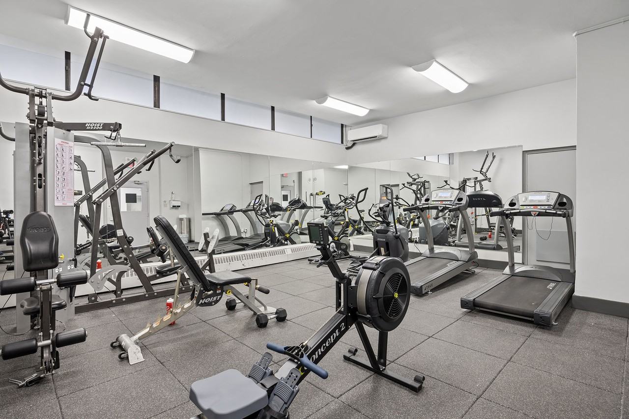 Applewood Towers Apartments - Photo 7 of 19