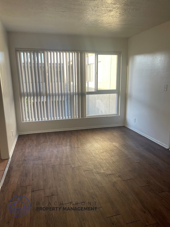 4217 Carlin Ave. - Photo 2 of 6