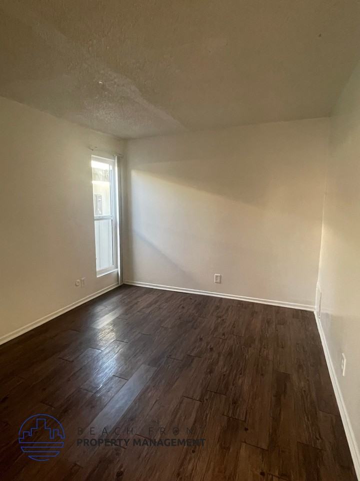 4217 Carlin Ave. - Photo 3 of 6