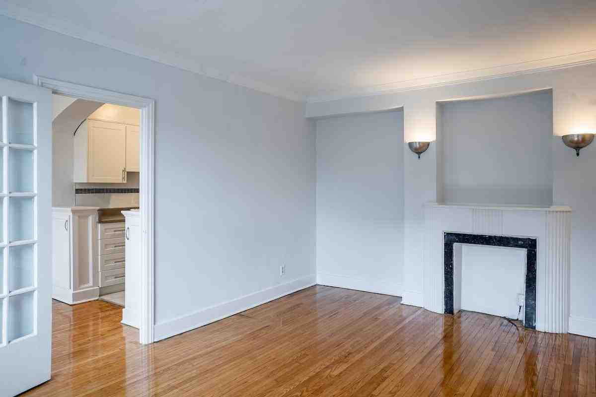 Chatsworth Apartments - Photo 6 of 13