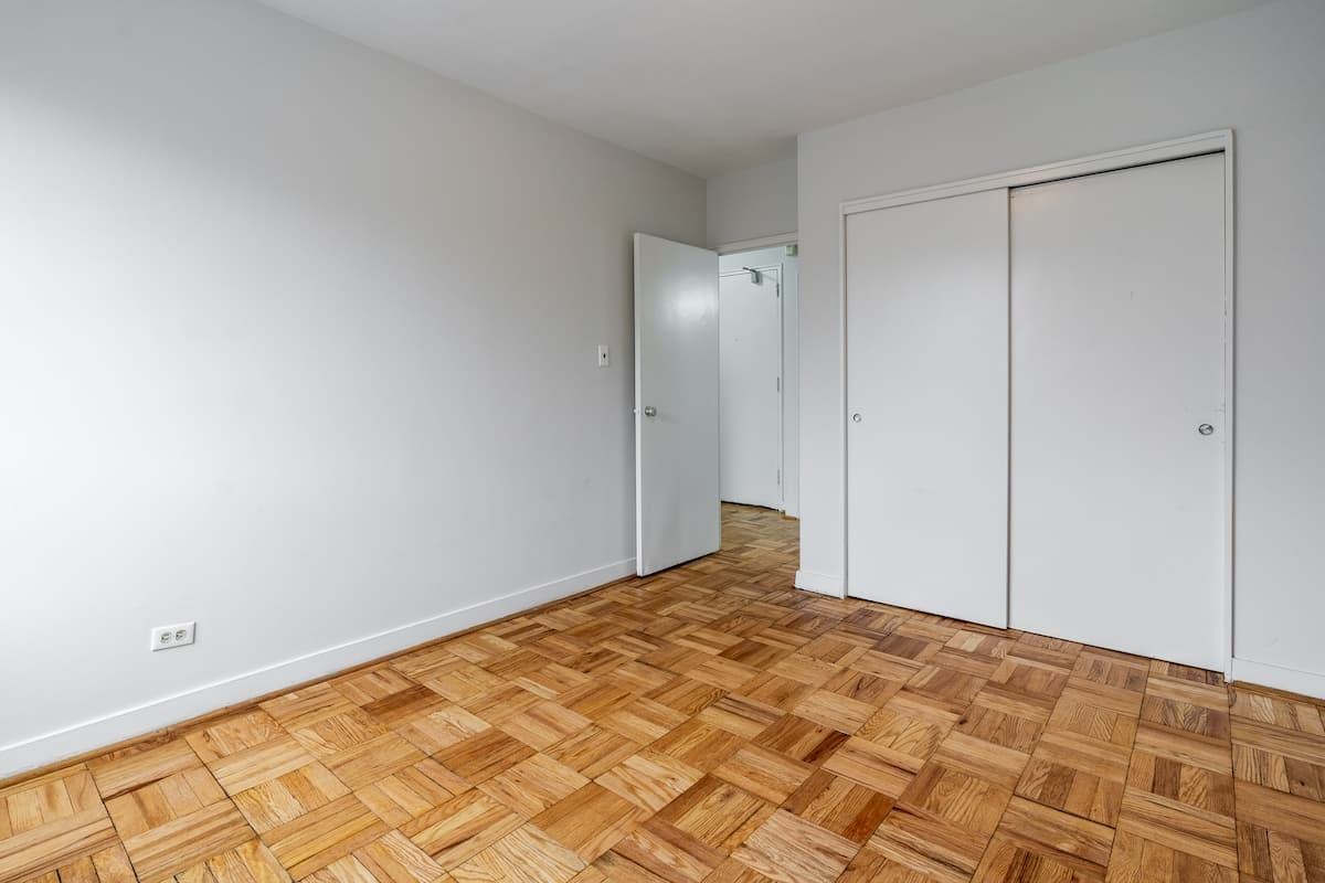 Oriole Apartments - Photo 7 of 12