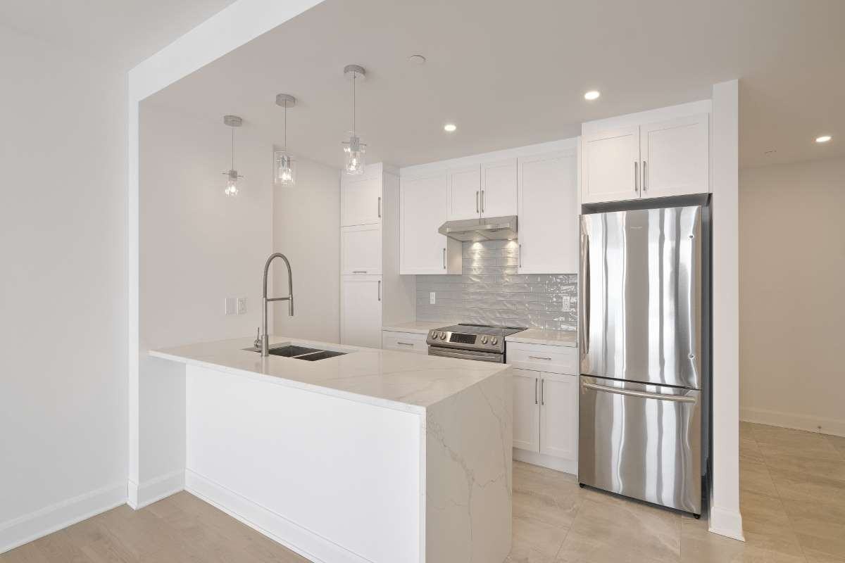 The Topaz Laval Apartments - Photo 7 of 11