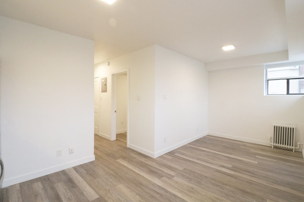 272 Birmingham Street - Photo 4 of 11