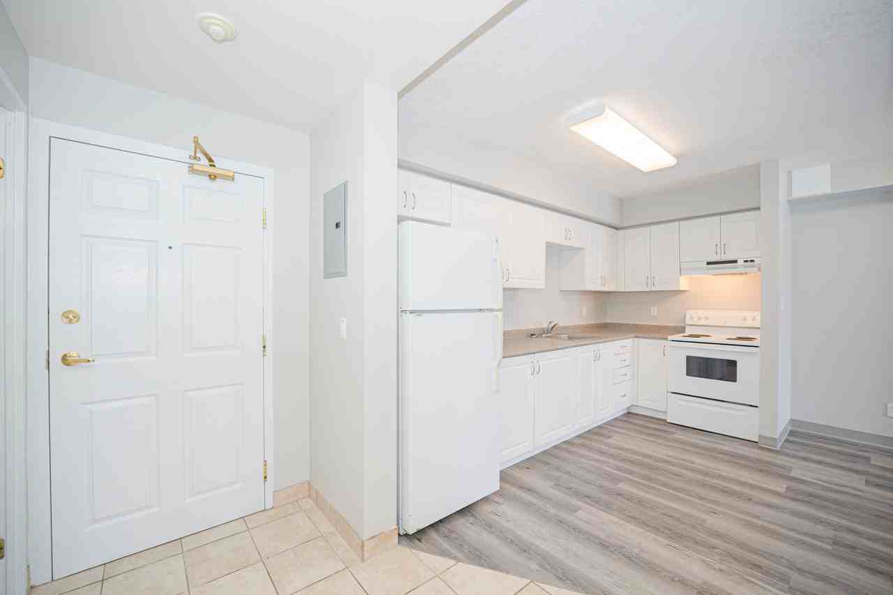 Bloomingdale Mews - Photo 3 of 23