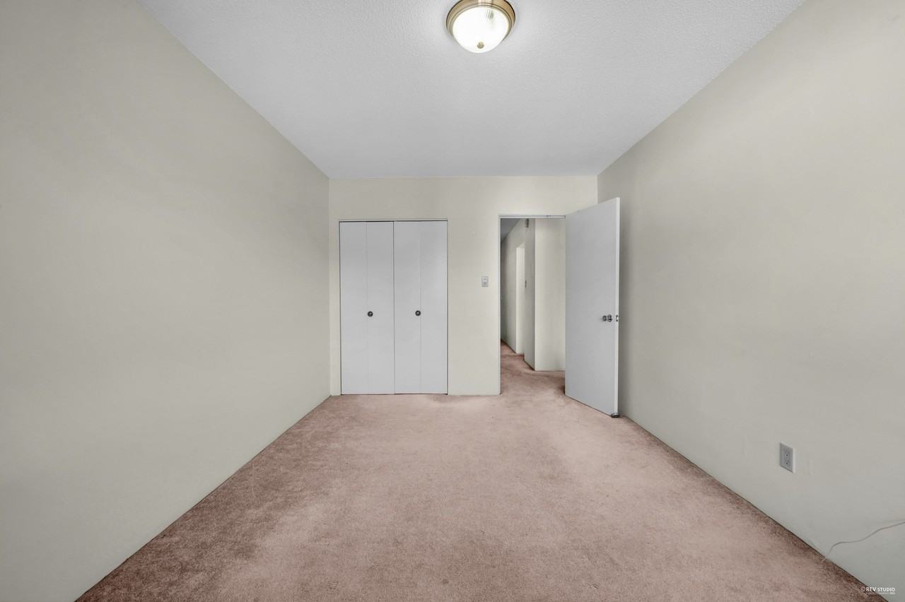 FREDRICK MANOR - Photo 3 of 50