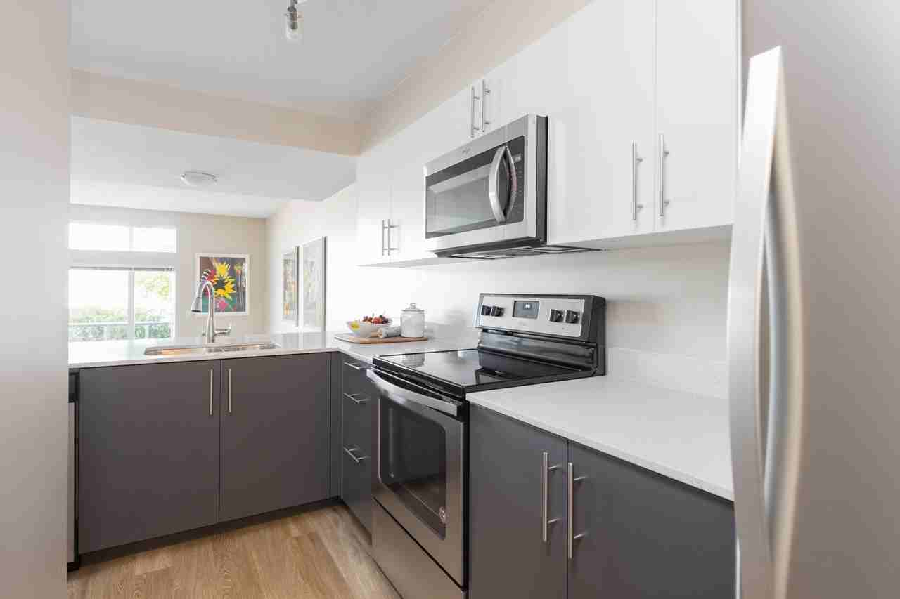 Victoria Mews - Photo 2 of 6