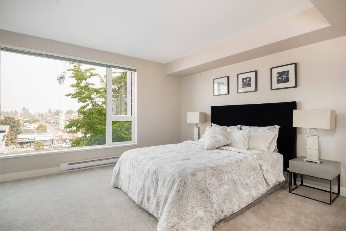 Victoria Mews - Photo 5 of 6