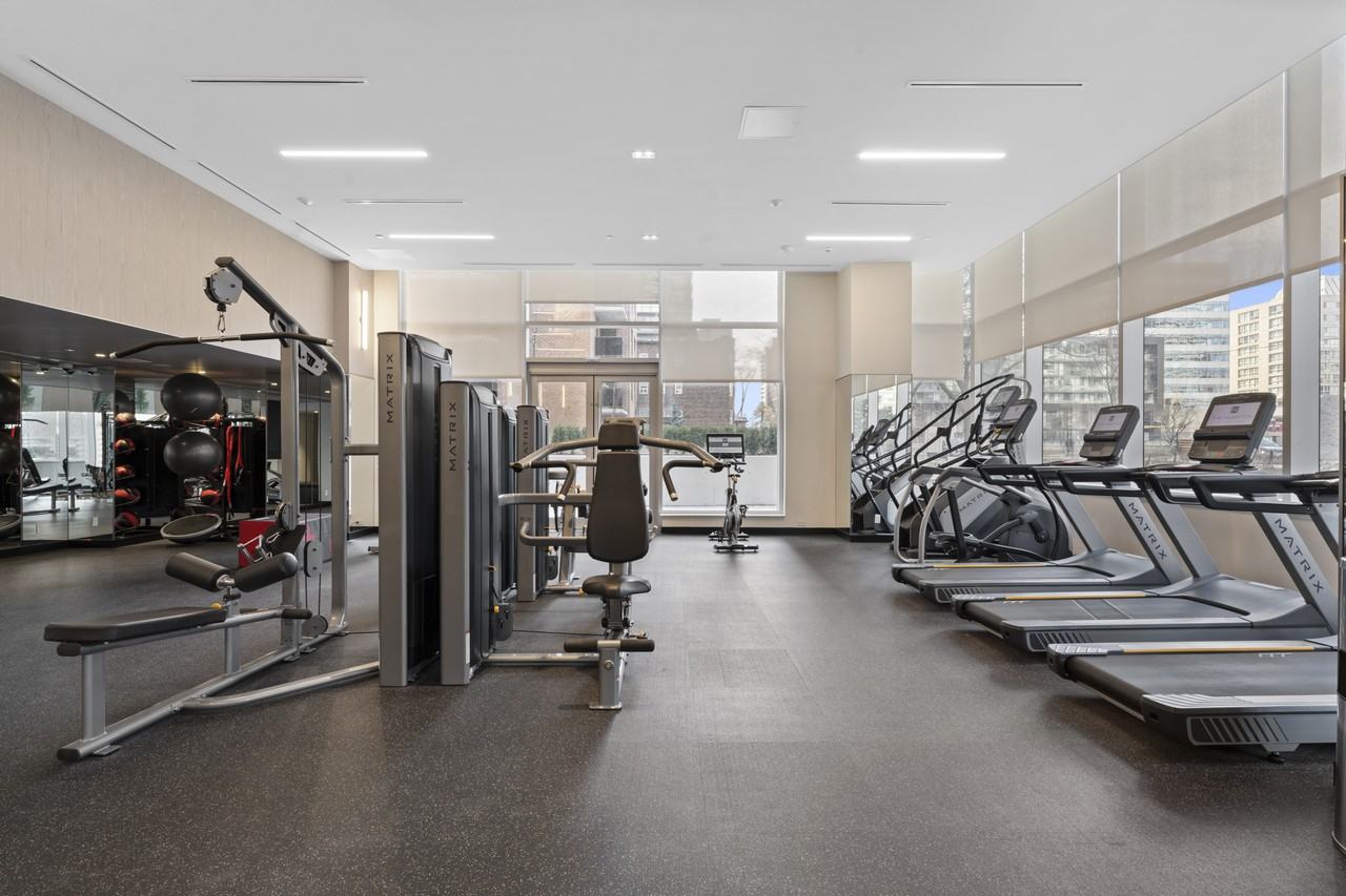 101 Roehampton Avenue-East Tower - Photo 4 of 50