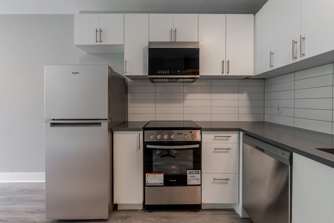 5649 Ch De La Côte-Saint-Luc — photo 1
