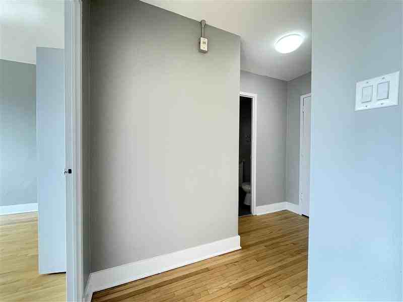 5649 Ch De La Côte-Saint-Luc — photo 1