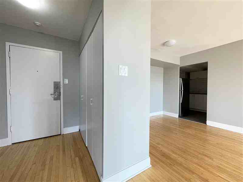 5649 Ch De La Côte-Saint-Luc — photo 2