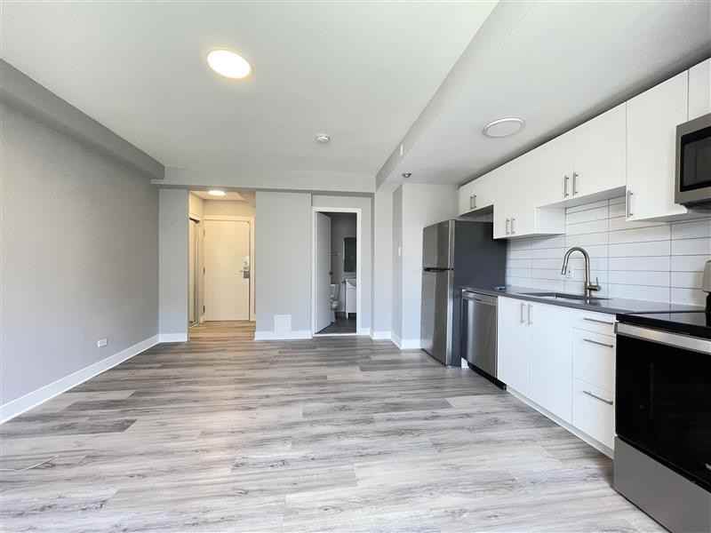 5649 Ch De La Côte-Saint-Luc — photo 1