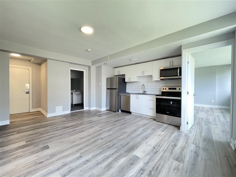5649 Ch De La Côte-Saint-Luc — photo 2