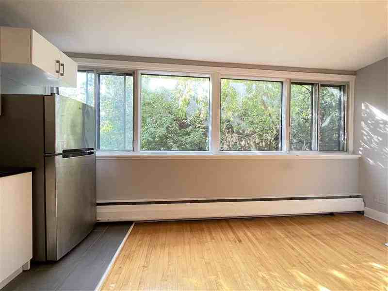 5649 Ch De La Côte-Saint-Luc — photo 3