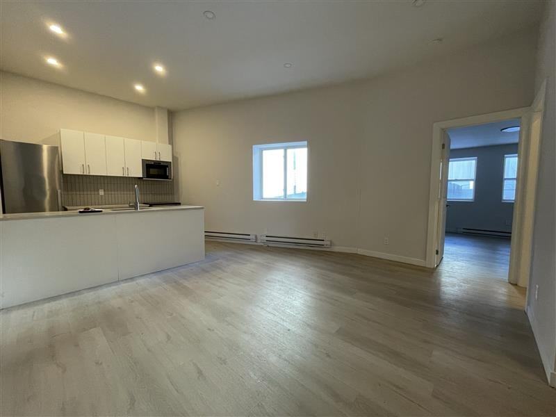 2121 Rue Tupper — photo 1