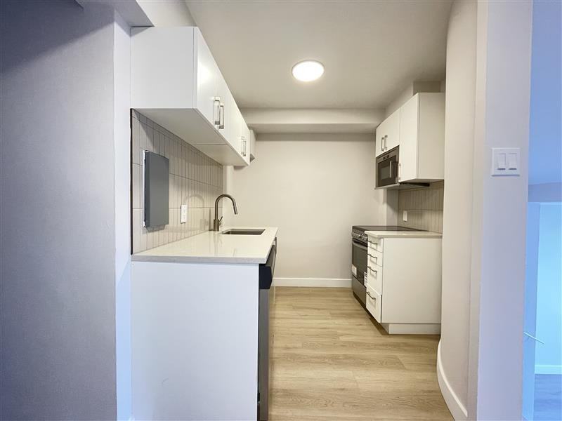 2121 Rue Tupper — photo 2