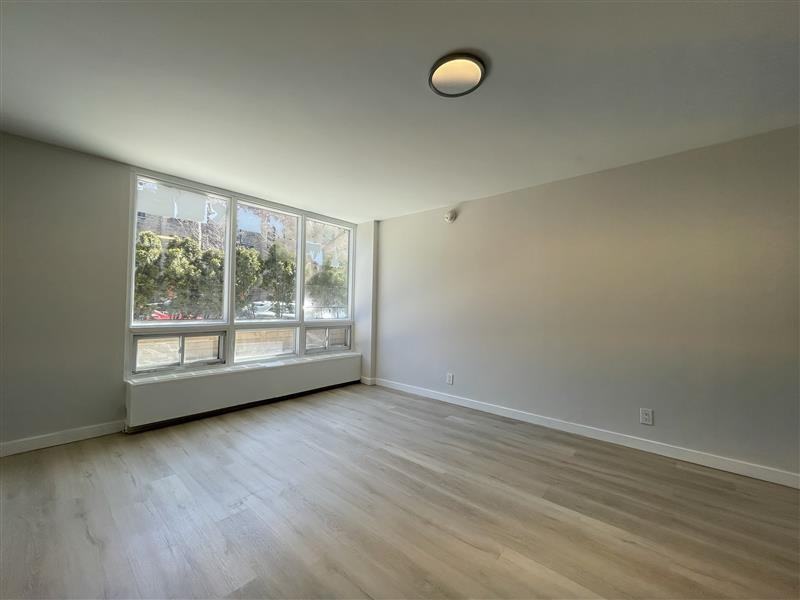 2121 Rue Tupper — photo 1