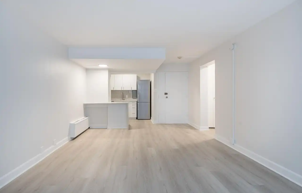 2121 Rue Tupper — photo 1