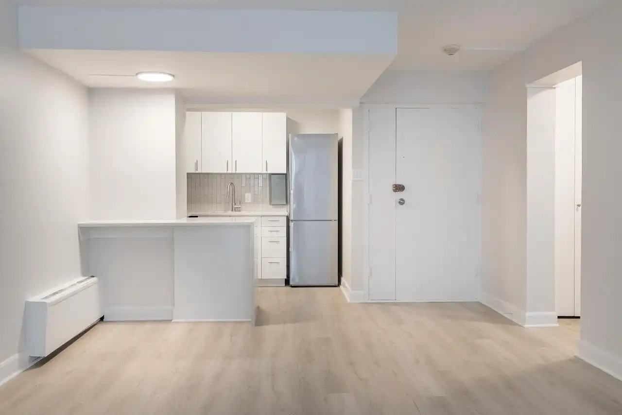 2121 Rue Tupper — photo 2