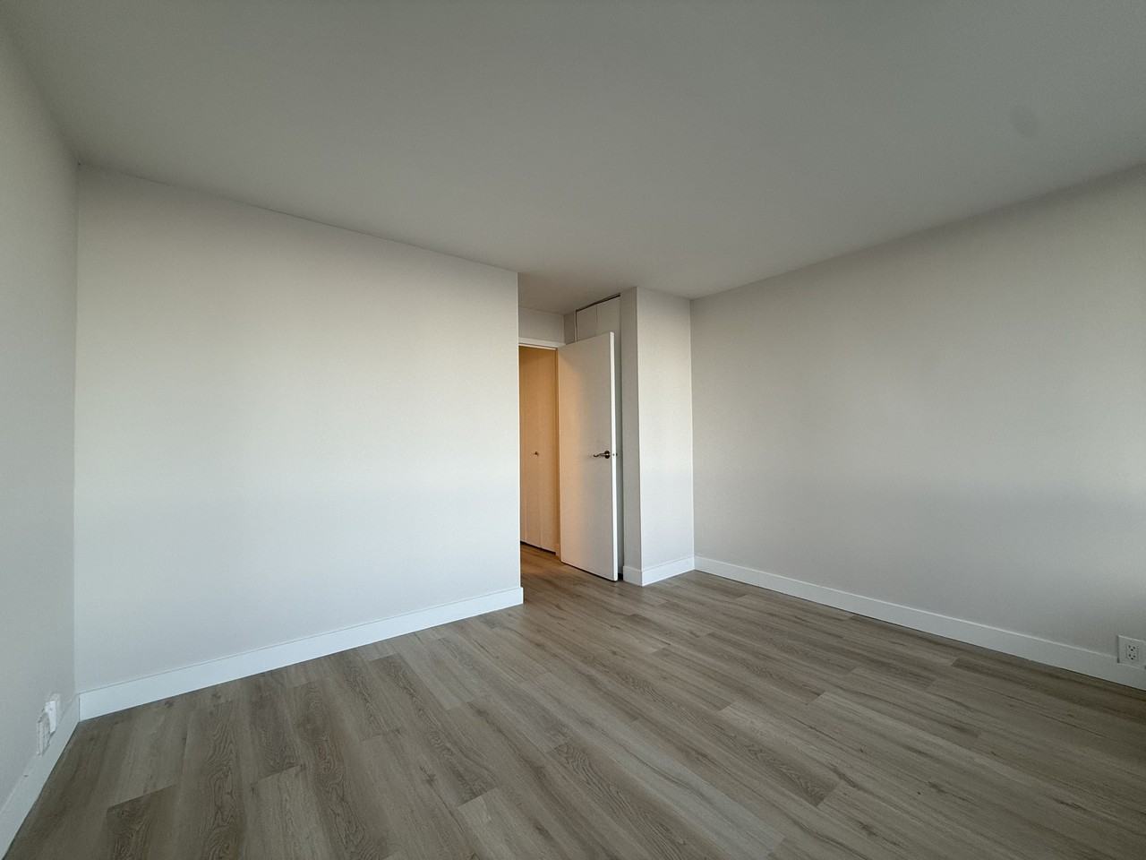 2121 Rue Tupper — photo 1