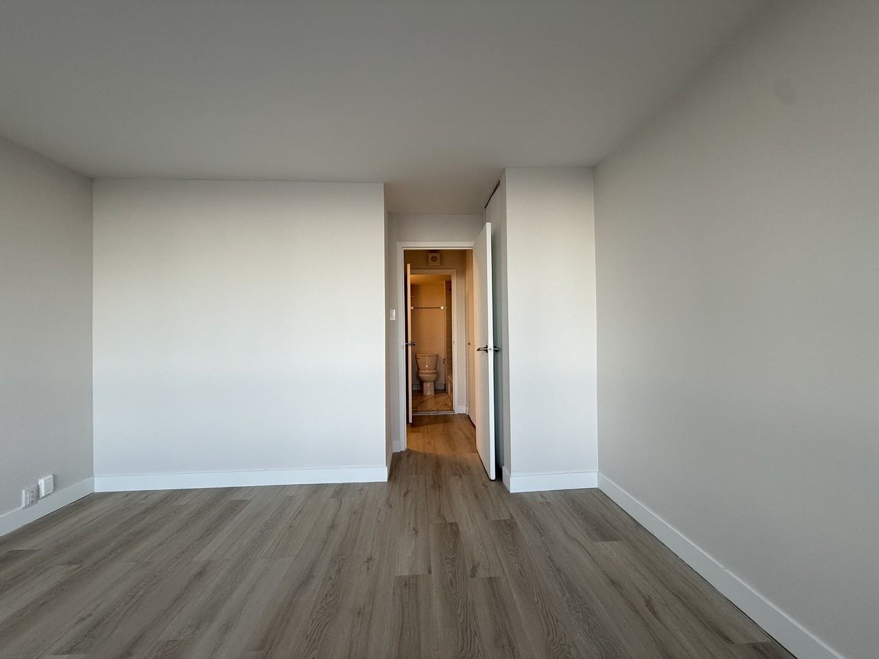 2121 Rue Tupper — photo 2