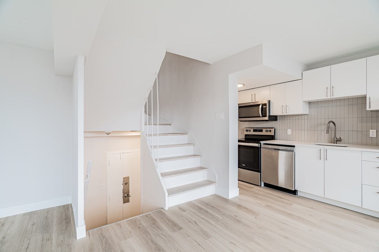2121 Rue Tupper — photo 2