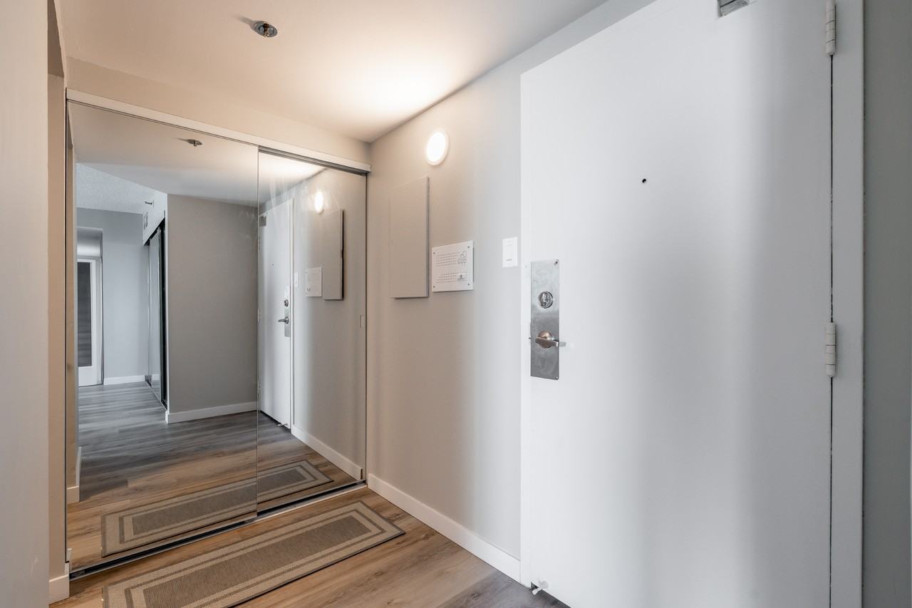 1951 Boul De Maisonneuve E — photo 1