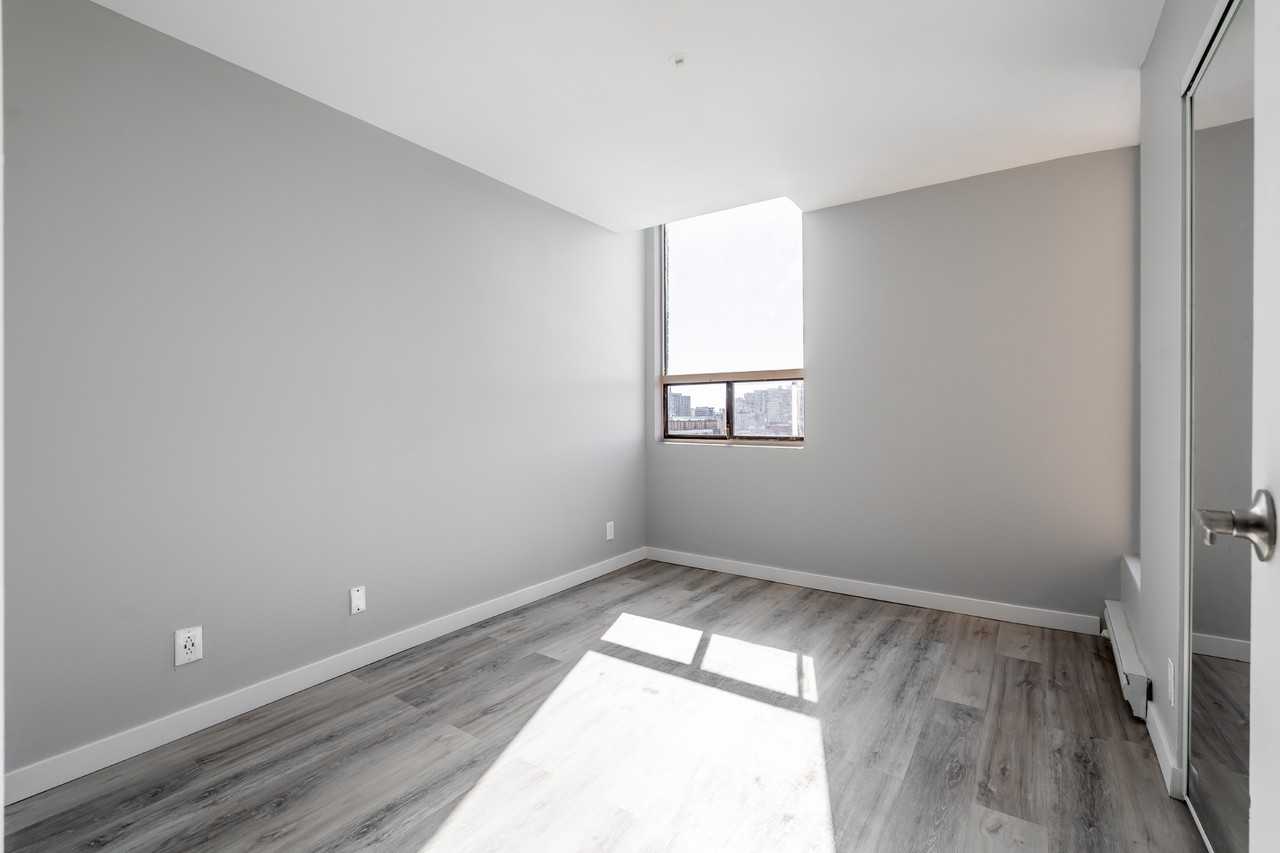 1951 Boul De Maisonneuve E — photo 1