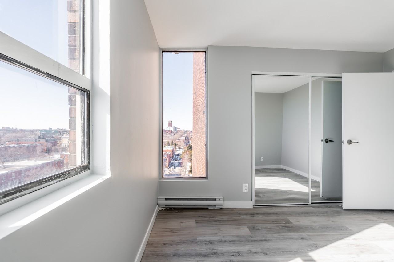 1951 Boul De Maisonneuve E — photo 3